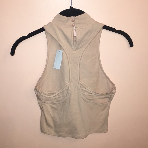 Size XS Cream Crop Top - Picture 2 of 3